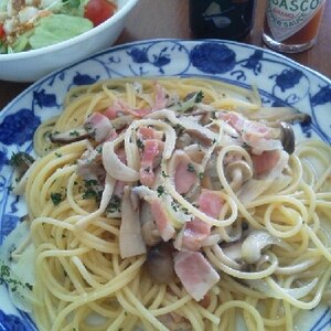 ベーコンきのこパスタ　(^0_0^)ｖ